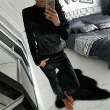 Load image into Gallery viewer, Autumn Velvet Tracksuits Women Winter Two Piece Track Suit Women Sweat Suits Women Warm Sweatshirt 2 Piece Set Women Pant Suit